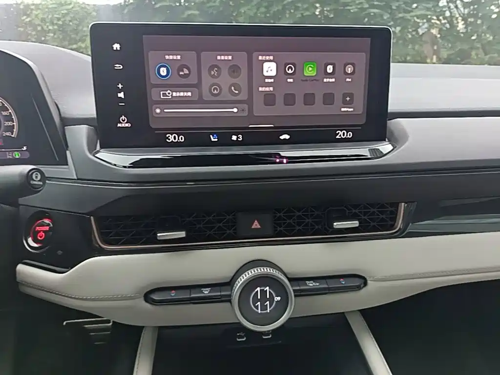 Honda Inspire PHEV — миниатюра 13