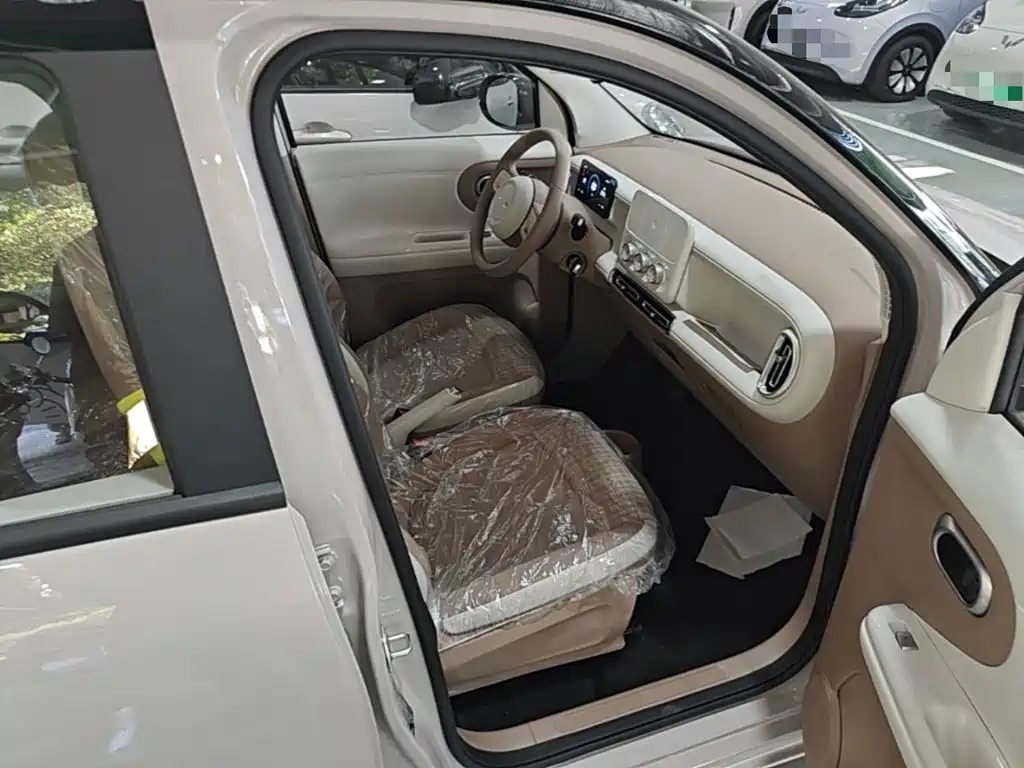 Wuling MINIEV — миниатюра 25