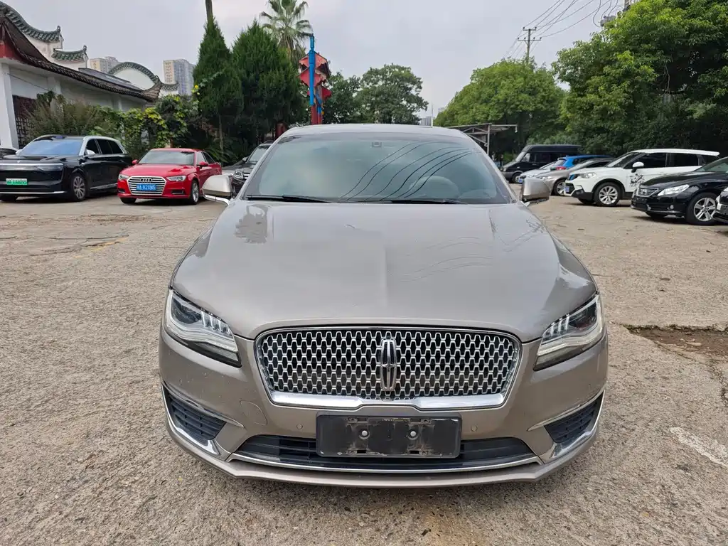 Lincoln MKZ — миниатюра 2