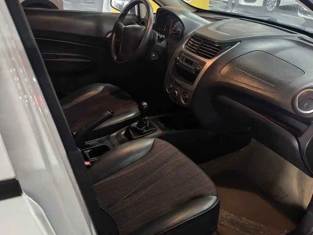 Chevrolet Sail — миниатюра 8