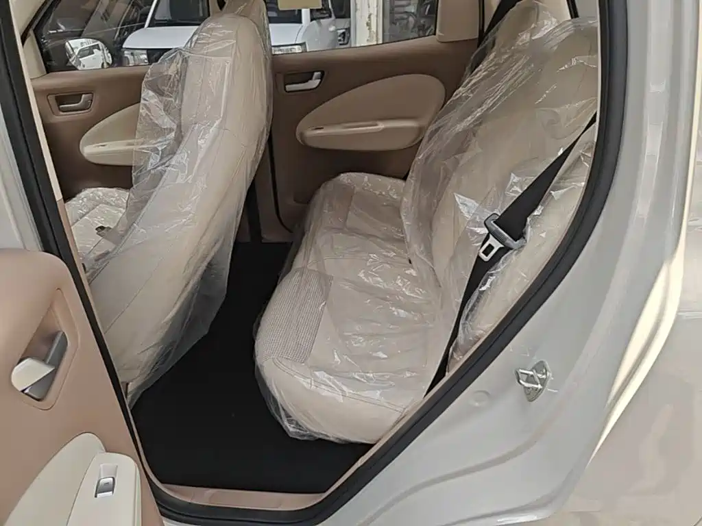 Wuling MINIEV — миниатюра 17