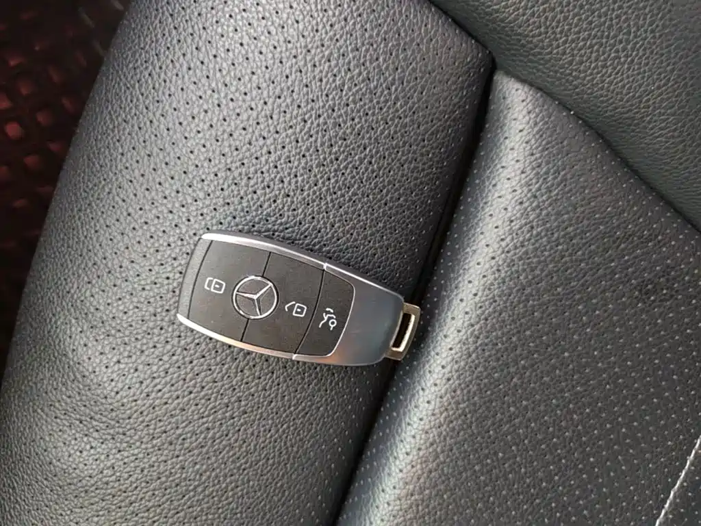 Mercedes-Benz C-Class — миниатюра 9