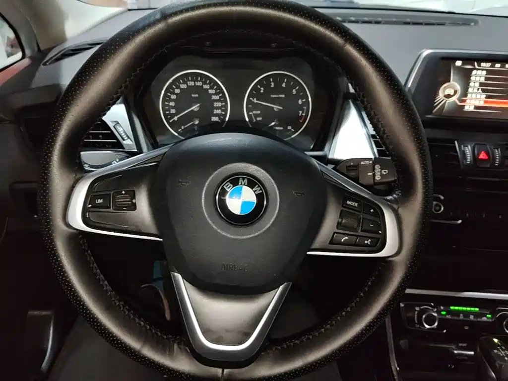 BMW 2 Series Active Tourer — миниатюра 11