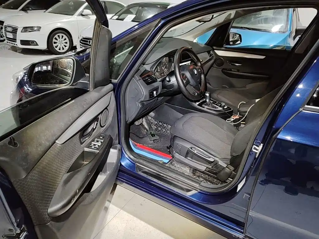BMW 2 Series Active Tourer — миниатюра 16