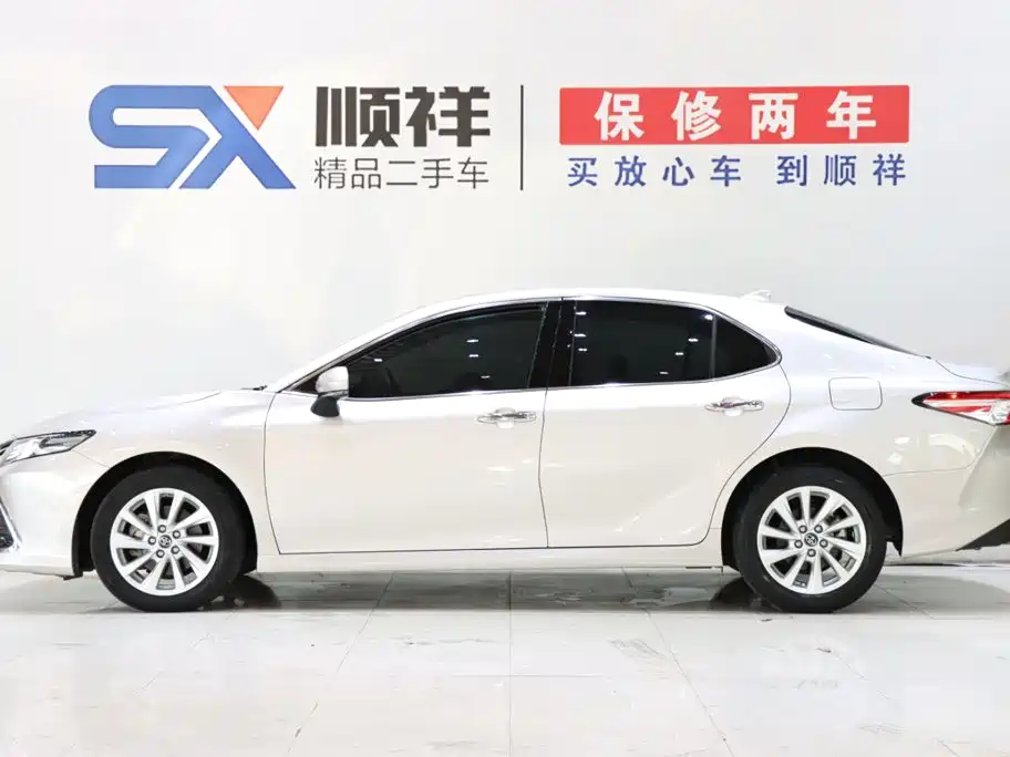 Toyota Camry — миниатюра 4