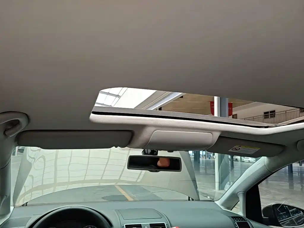Volkswagen Touran — миниатюра 18