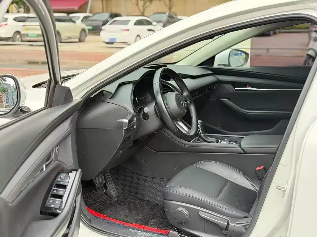 Mazda 3 Axela — миниатюра 4
