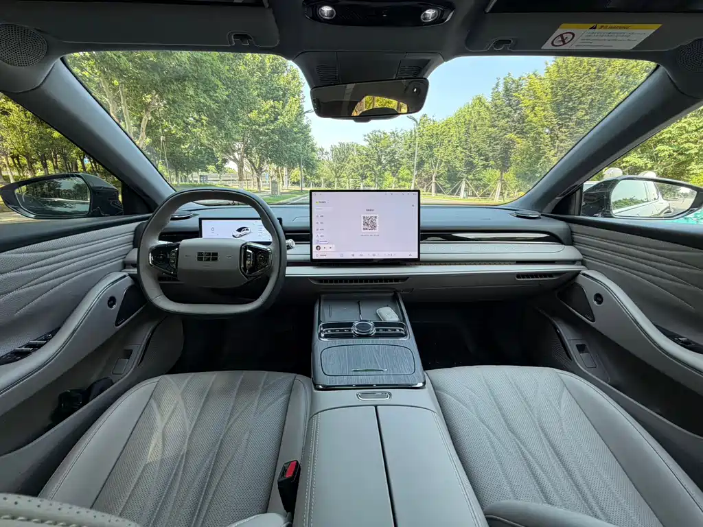 Geely Galaxy Galaxy 8 8 2025 130km EM-i Premium