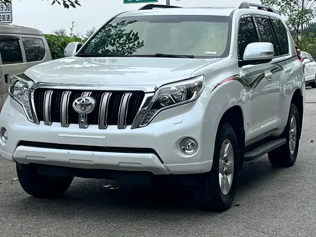 TOYOTA PRADO 2017
