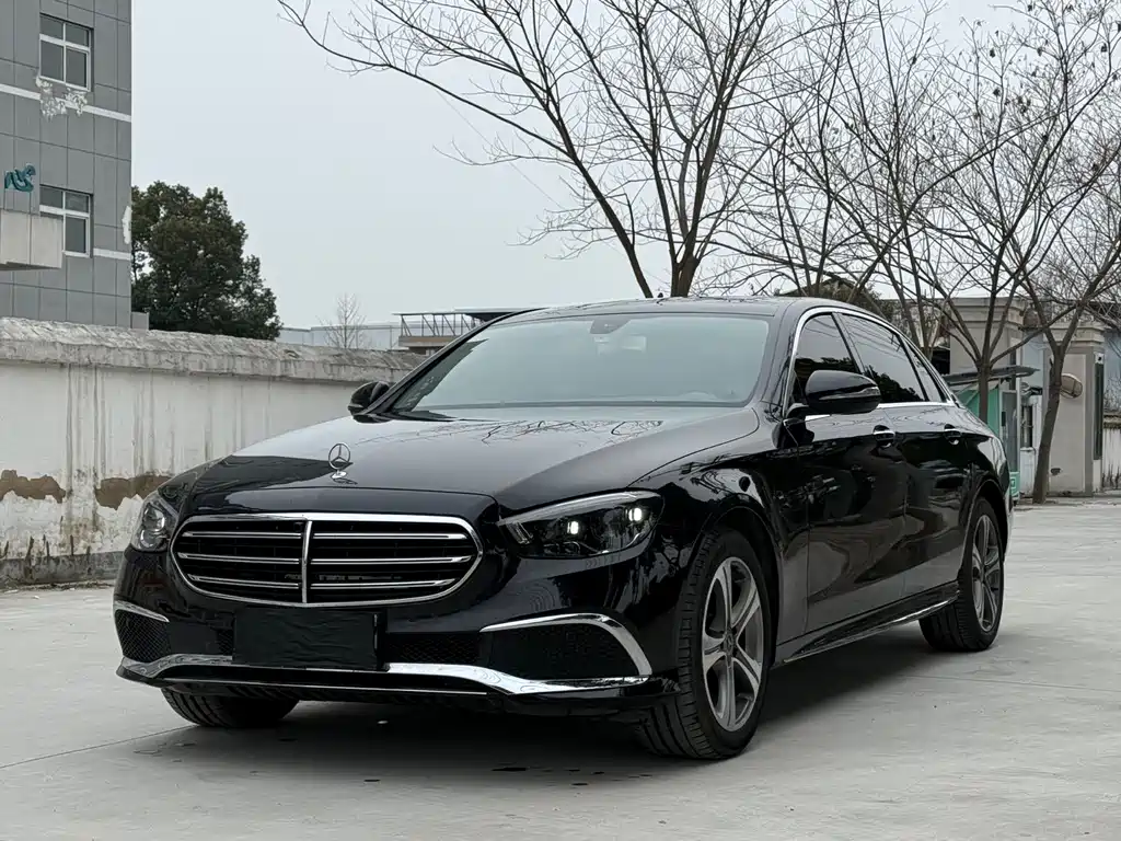 Mercedes-Benz E-Class — миниатюра 2