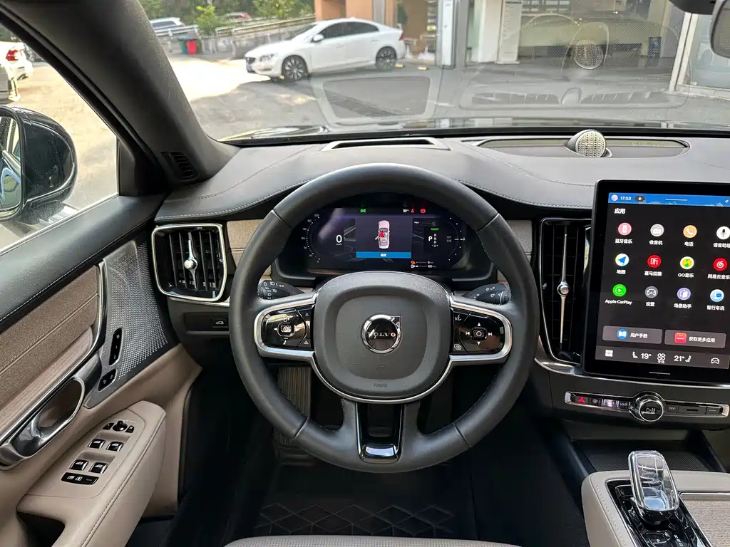 Volvo S90 PHEV — миниатюра 15