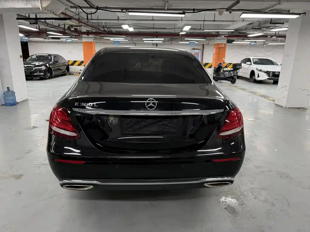 Mercedes-Benz E-Class — миниатюра 7