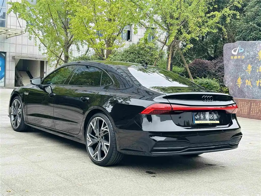 Audi A7L — миниатюра 7