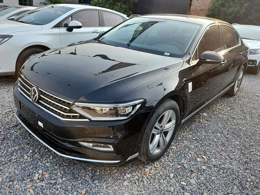 Volkswagen Magotan 1.4 л 2025 г. Чёрный, пробег 22100 км