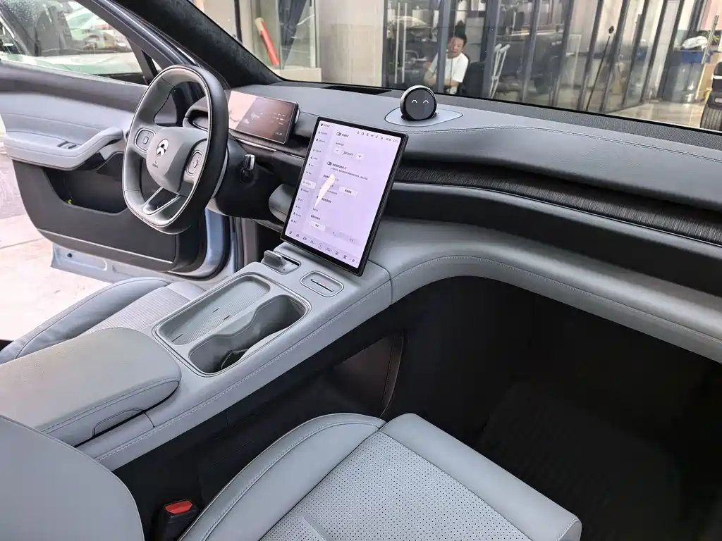 NIO ES6 — миниатюра 18