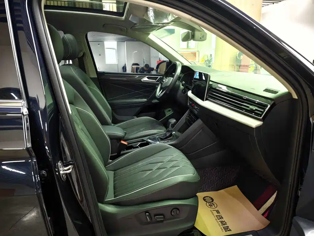 Volkswagen Tiguan L — миниатюра 7