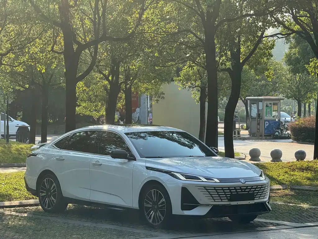 Changan Eado — миниатюра 3