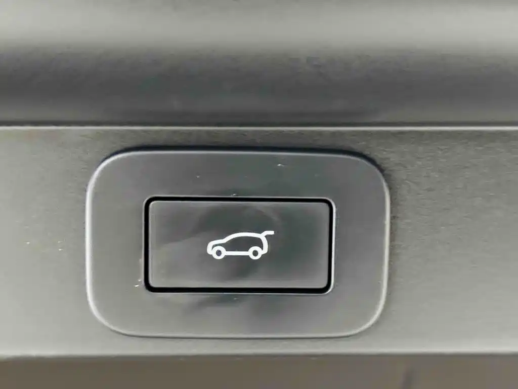 Land Rover Range Rover 2023 — фото 20
