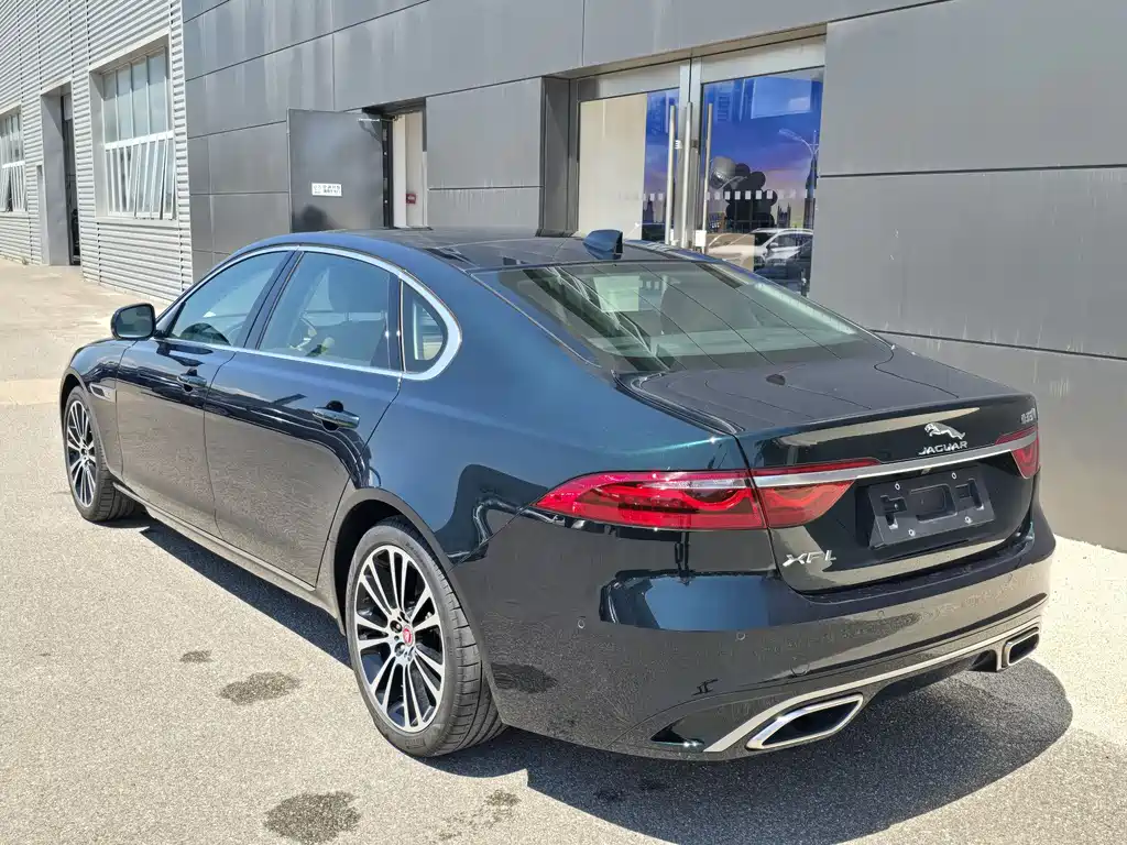 Jaguar XFL 2025 2.0T P250 Premium Luxury