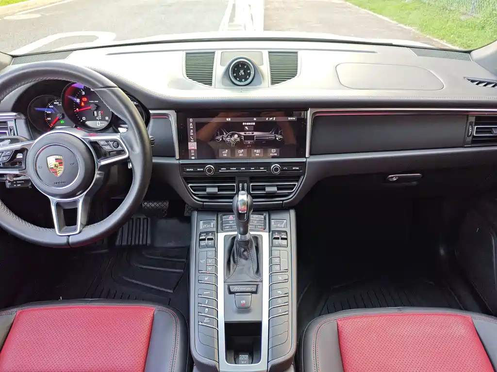 Porsche Macan — миниатюра 14