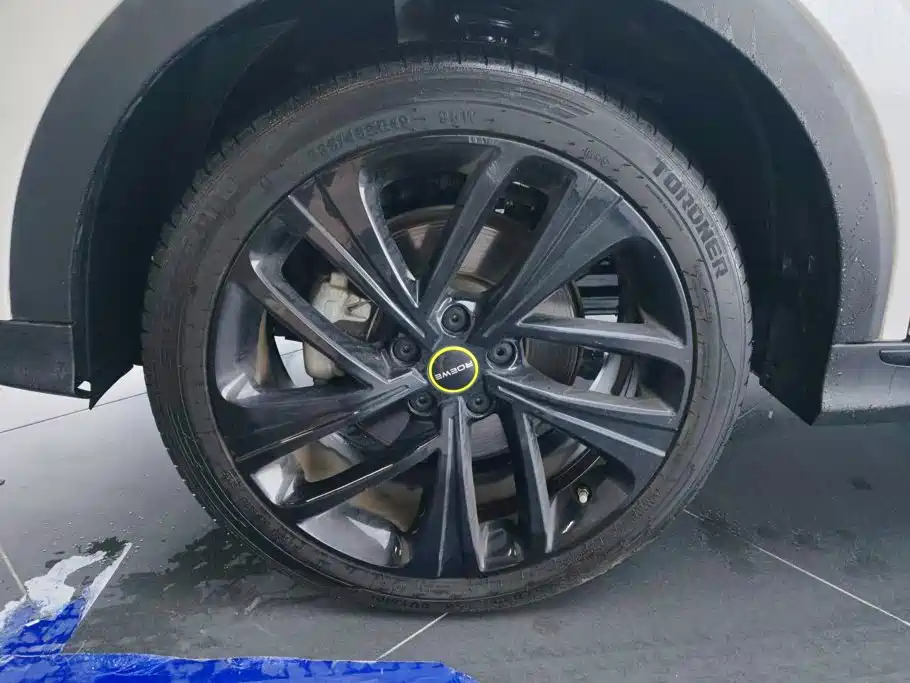 Roewe RX5 New Energy — миниатюра 6