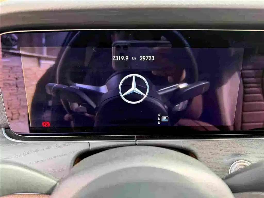 Mercedes-Benz E-Class — миниатюра 5