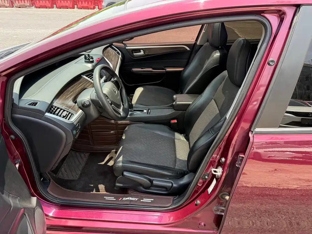 Honda Jade 1.8L Auto Comfort Edition 5 seats, фото 5