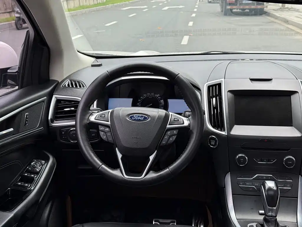 Ford Edge — миниатюра 25