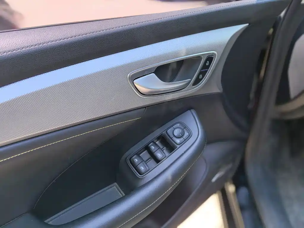 Roewe i6 MAX — миниатюра 9