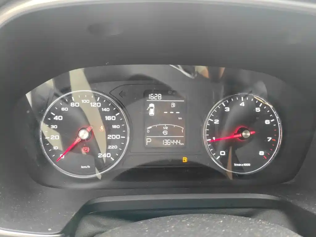 Roewe RX5 — миниатюра 12