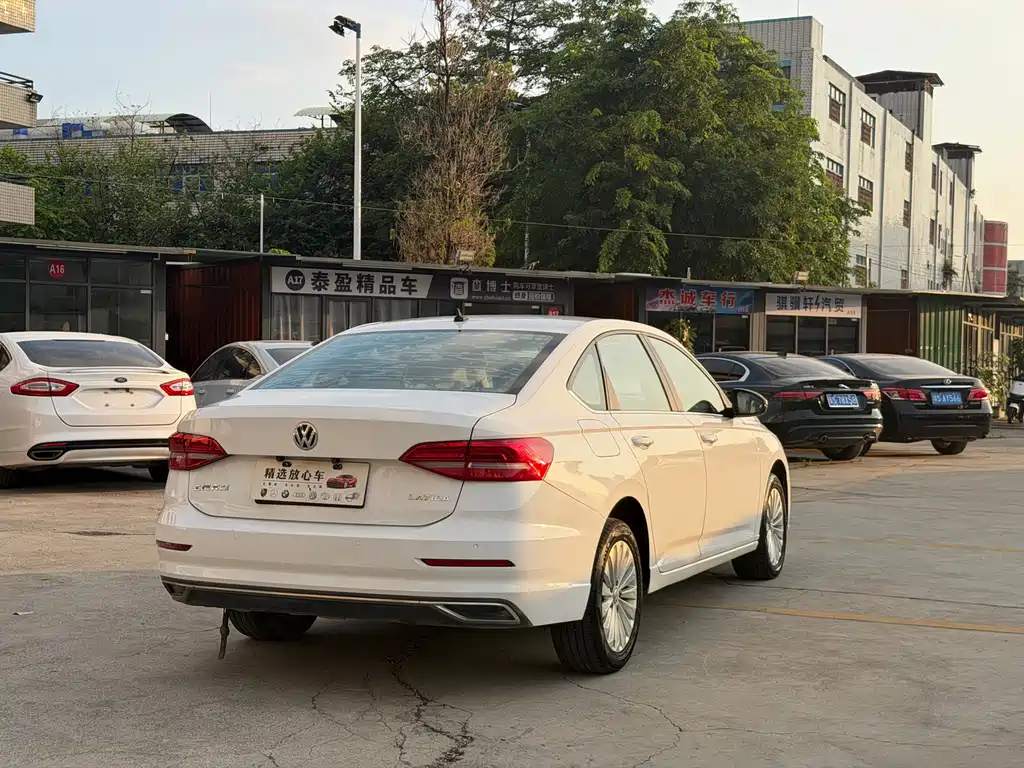 Volkswagen Lavida — миниатюра 6