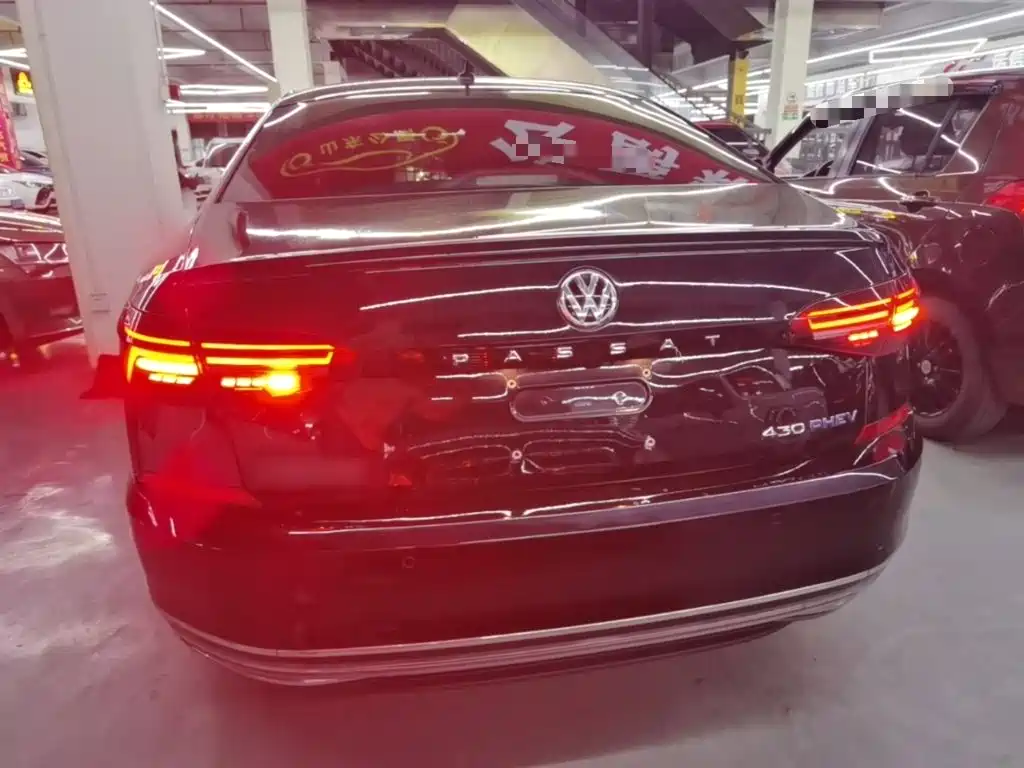 Volkswagen Passat PHEV — миниатюра 6