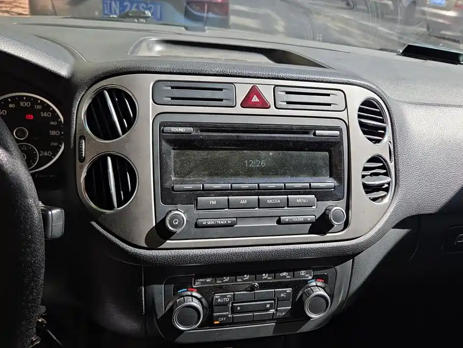 Volkswagen Tiguan — миниатюра 12