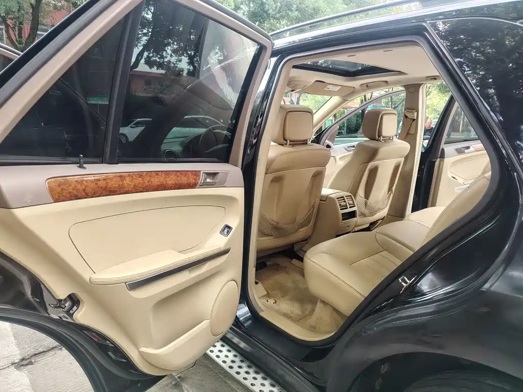 Mercedes-Benz M-Class — миниатюра 7