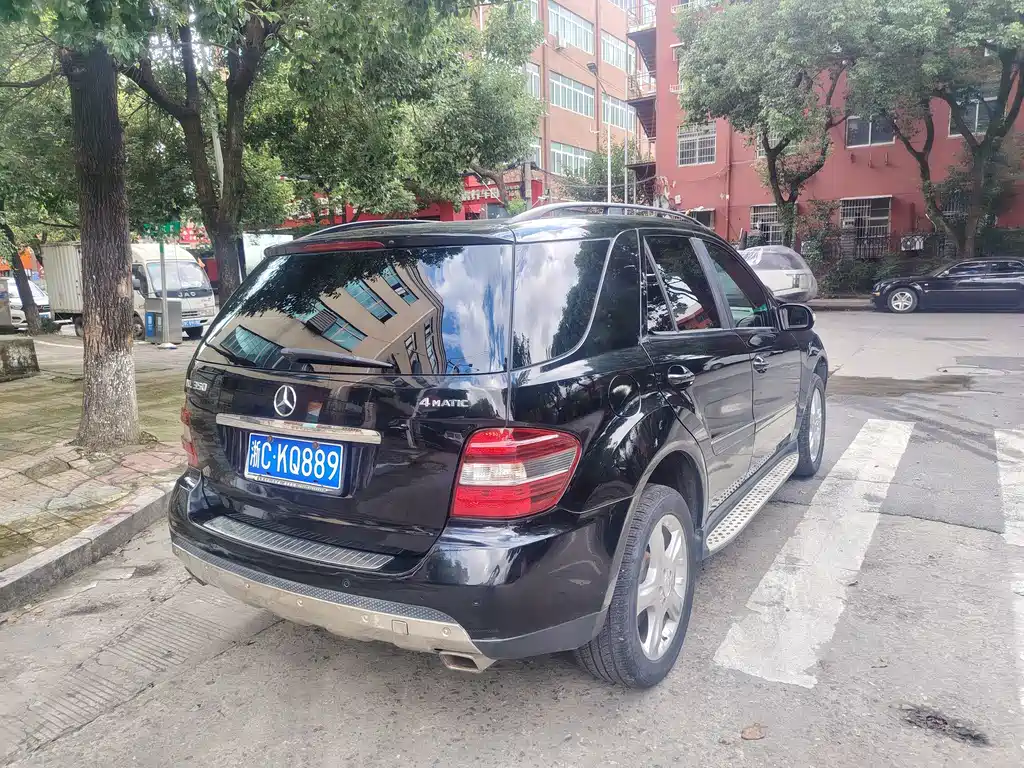 Mercedes-Benz M-Class — миниатюра 11