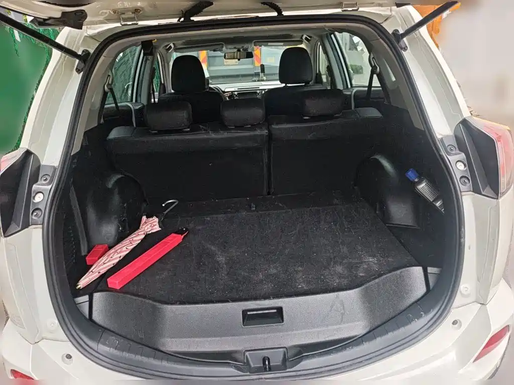 Toyota RAV4 — миниатюра 15