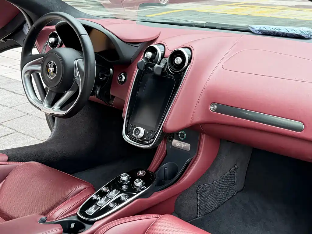 McLaren GT — миниатюра 8