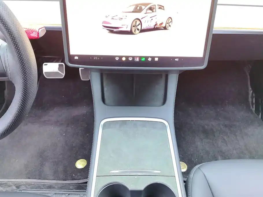 Tesla Model 3 — миниатюра 16