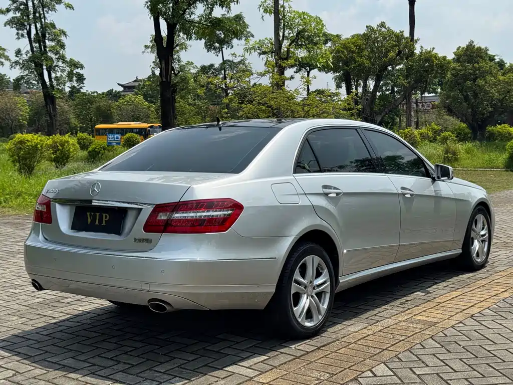 Mercedes-Benz E-Class — миниатюра 20
