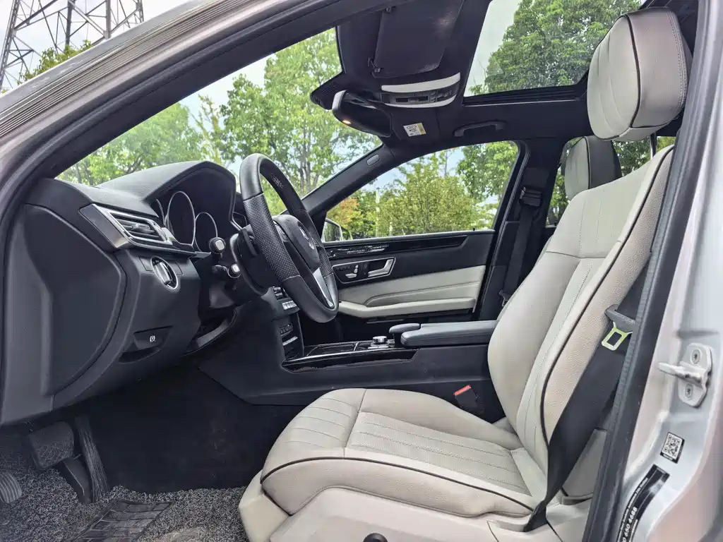 Mercedes-Benz E-Class — миниатюра 7
