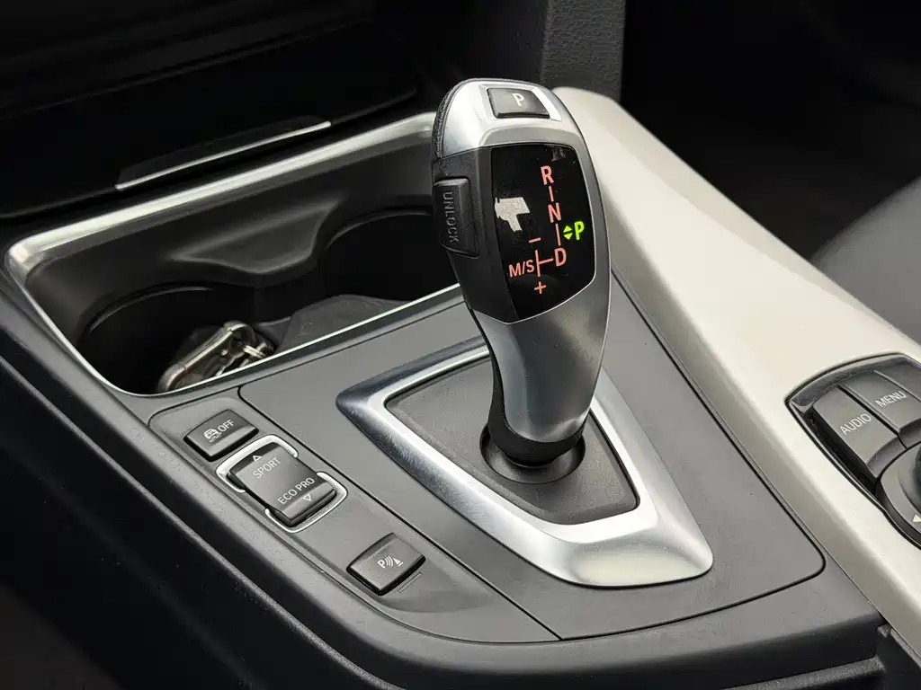 BMW 3 Series — миниатюра 17