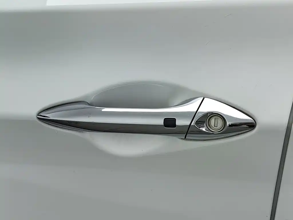 Hyundai Elantra Langdong — миниатюра 18