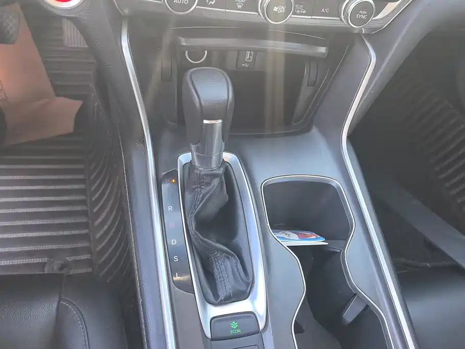 Honda Accord — миниатюра 16