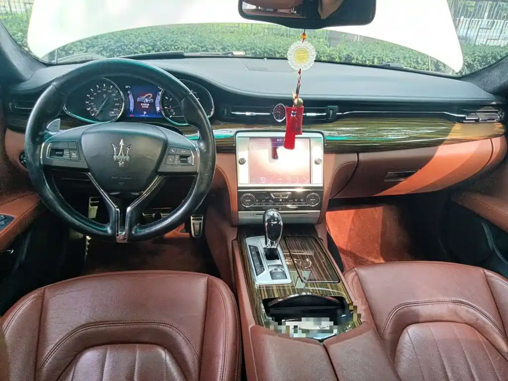 Maserati Quattroporte — миниатюра 5