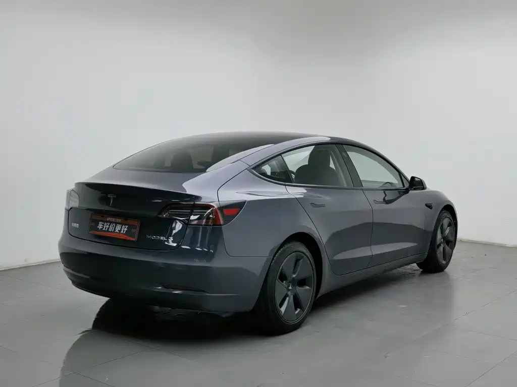 Tesla Model 3 — миниатюра 2