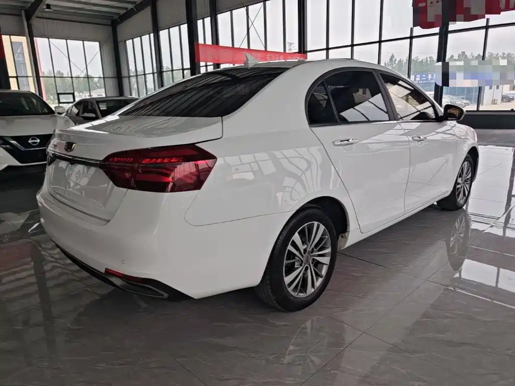 Geely Emgrand — миниатюра 7