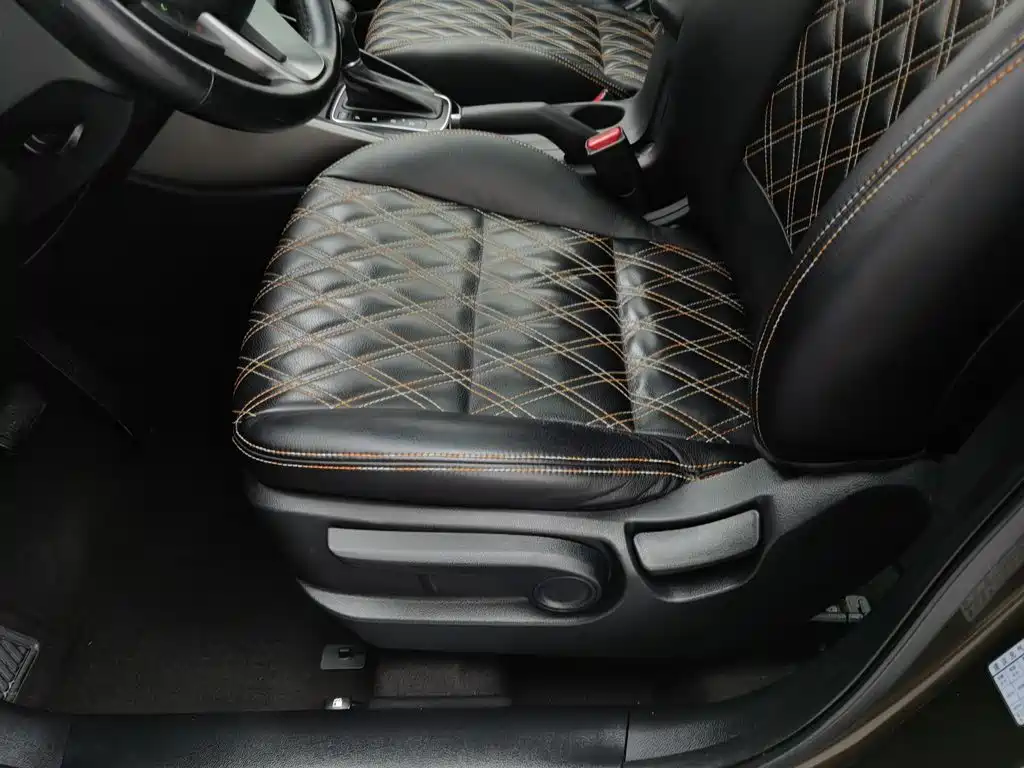 Kia Carens — миниатюра 20