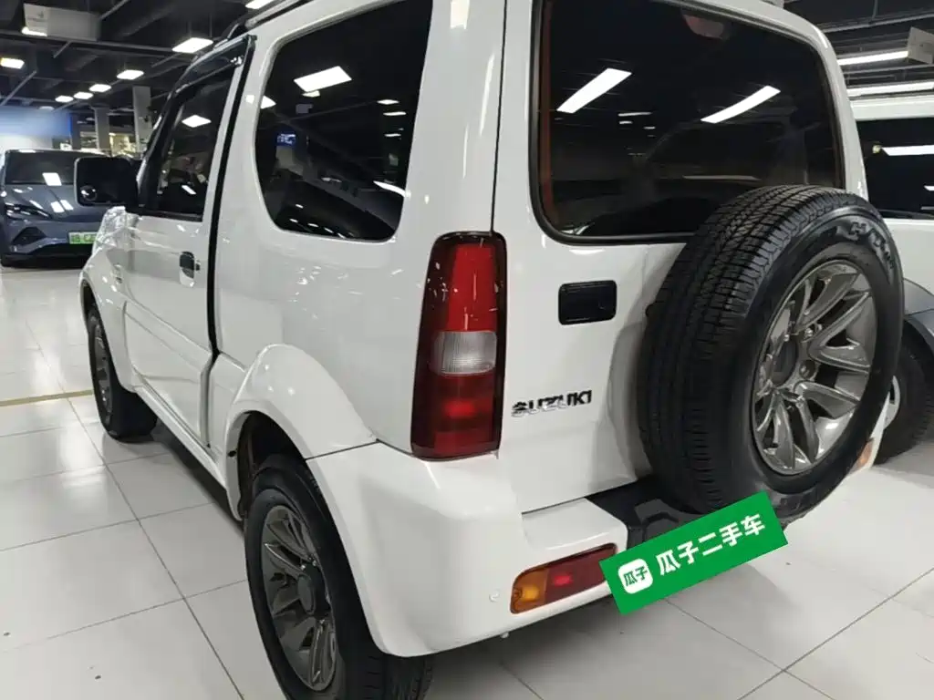 Suzuki Jimny — миниатюра 5