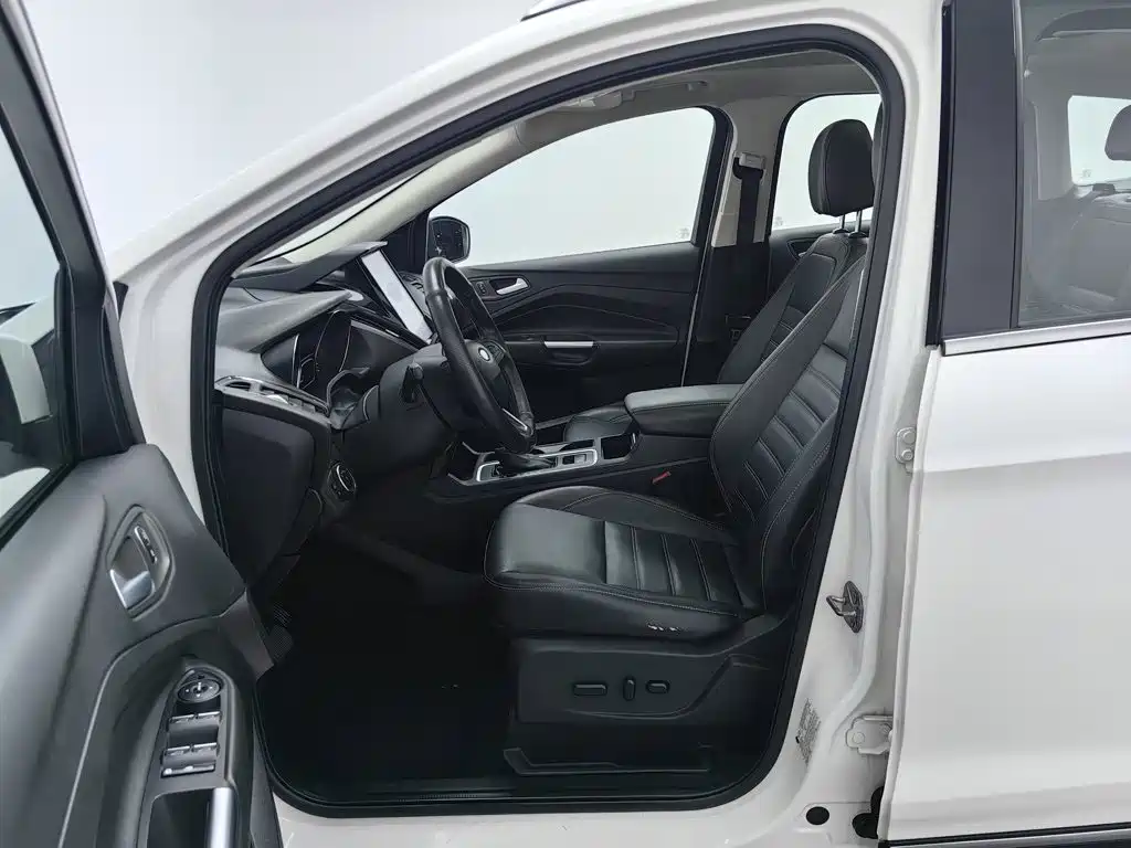 Ford Kuga — миниатюра 10