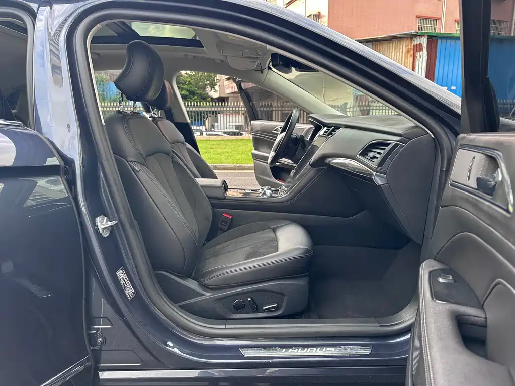 Ford Taurus — миниатюра 14